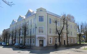 Avers House